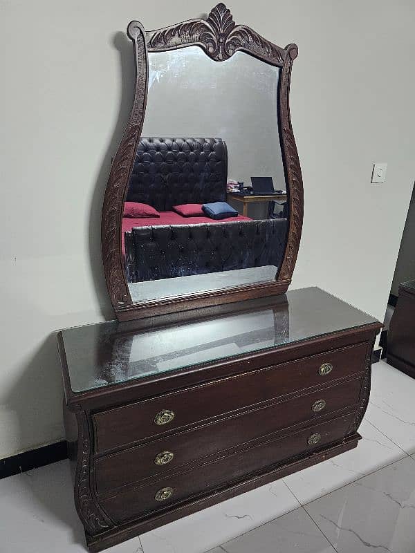 Beautiful Dressing Table - Rosewood - Carved 2