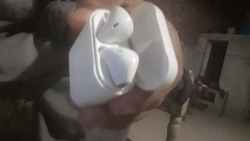 i18 earbuds 3