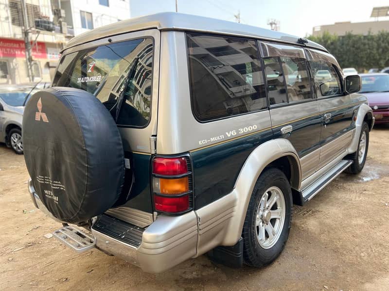 Mitsubishi Pajero 1994 6