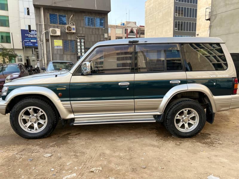 Mitsubishi Pajero 1994 9