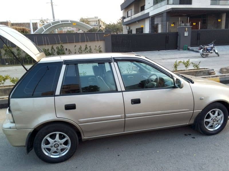 Suzuki Cultus 2016 4