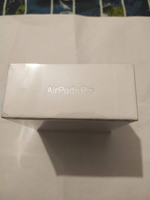 Air pods pro 2nd ganeration box pack seal pack 2