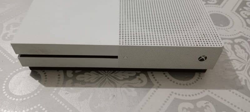 XBOX One S 500GB. for sell 2