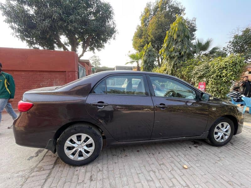 Toyota Corolla Altis 2013 3