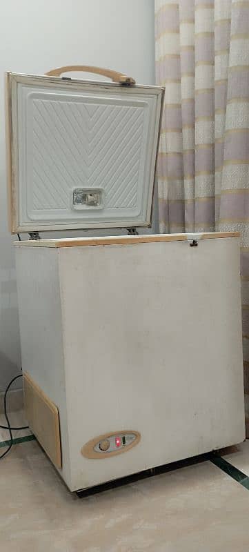 Single Door Deep Freezer 3