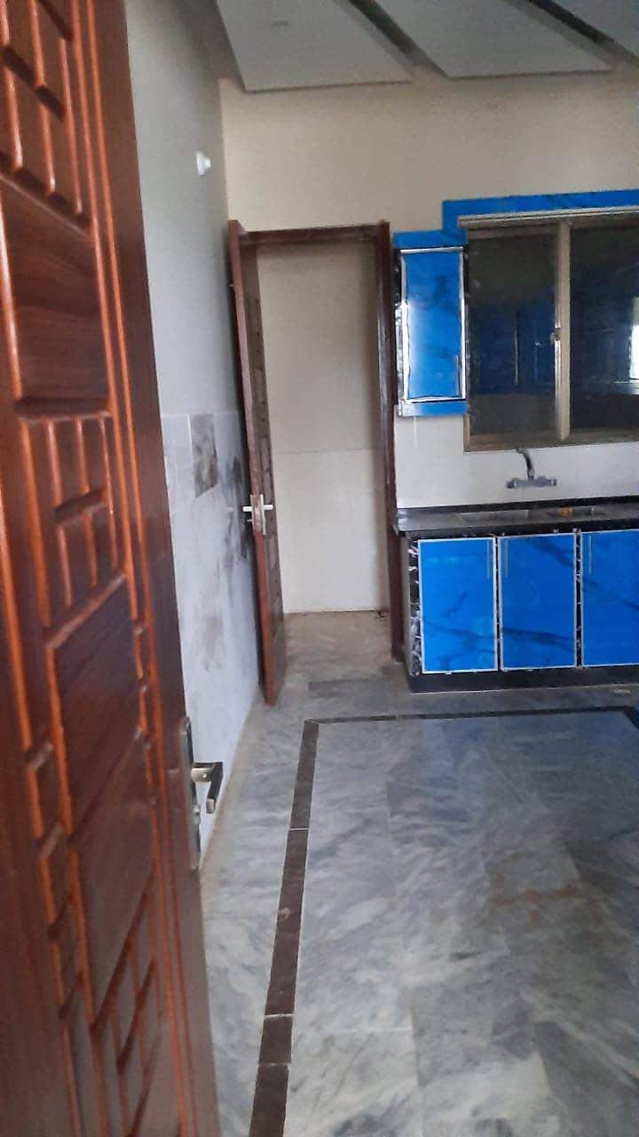 400Gaz Ground Floor for Rent Direct Owner deal 14