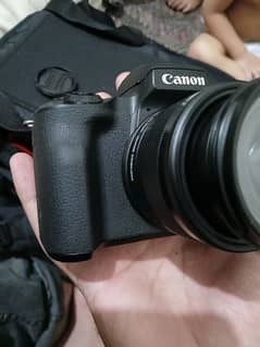 Canon M50