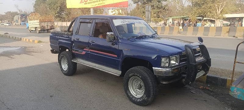 Toyota Hilux 1986 3