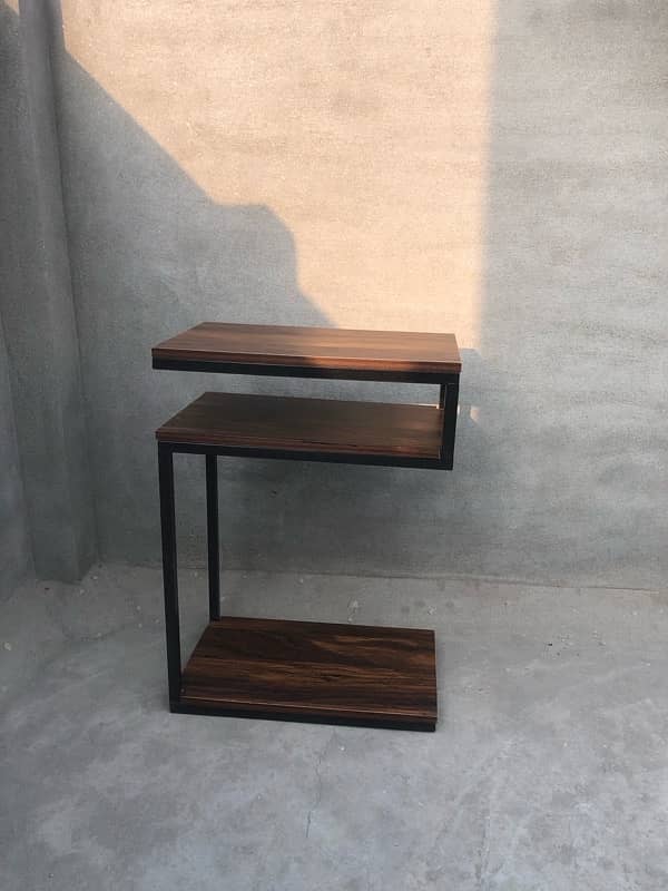 S shaped corner side table 1