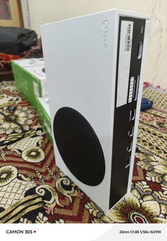 Xbox series S gaming console 16