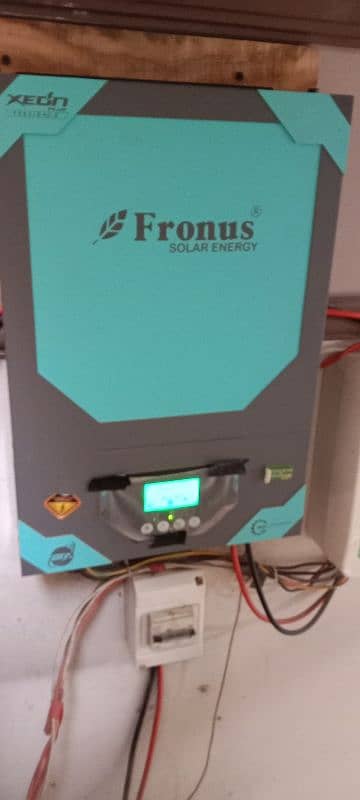 3kw Fronus hybrid solar invertor with warranty 2