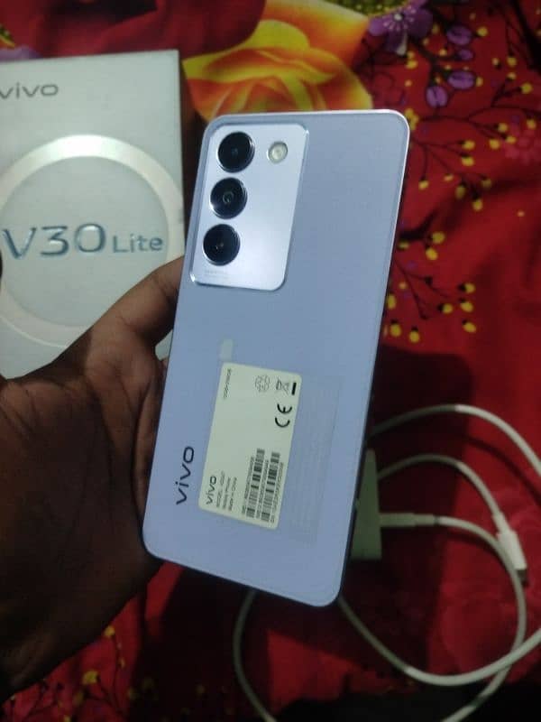 vivo v30 lite 5G . . 12+12 . . 256 ma ha 80W fast charger non pta ha 5