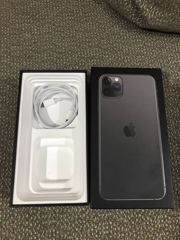 iphone 11 pro max factory unlock 10/10 all working 2