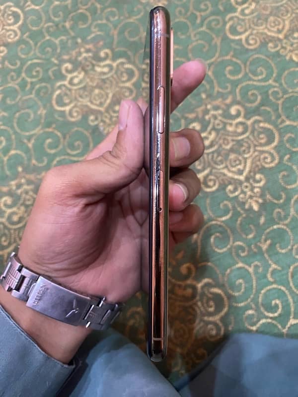 iphone xs pta approved 4