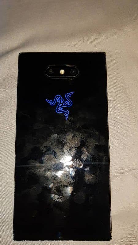 Razer Phone 2 perfect Gaming experience 8gb 64gb 120hz display Non pta 7