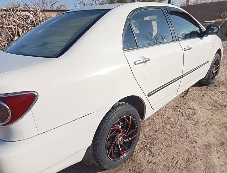 Toyota Corolla saloon 2.0 D 2006 5