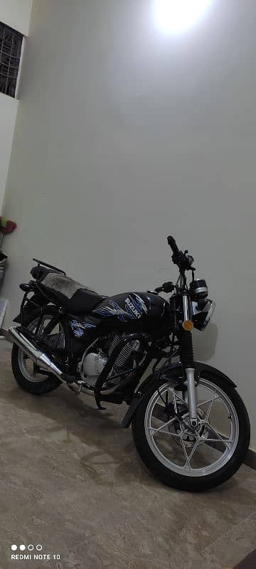 Suzuki GS 150SE Black 13