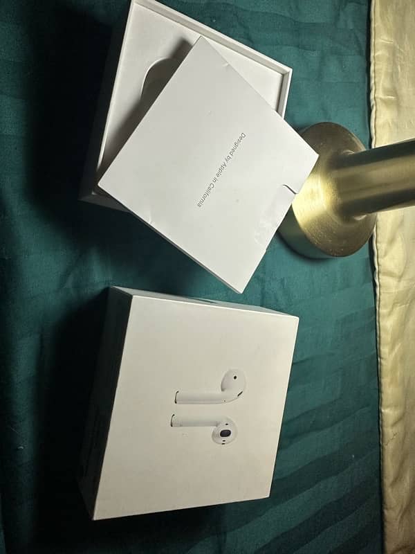 Apple Airpods 2nd Generation 4