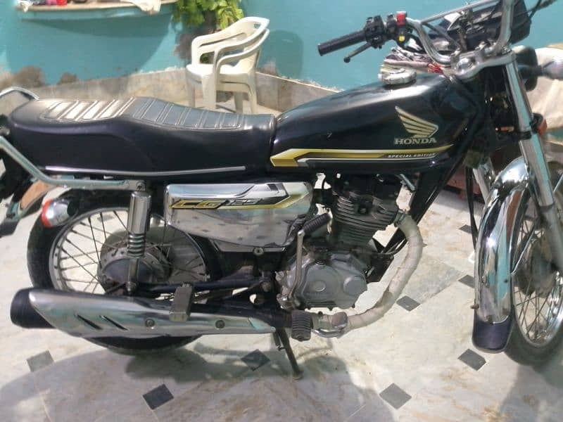 Urgent sale Honda CG 125 like A New 4