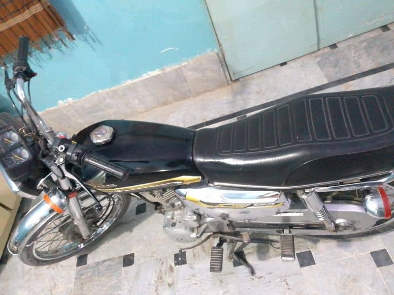 Urgent sale Honda CG 125 like A New 5