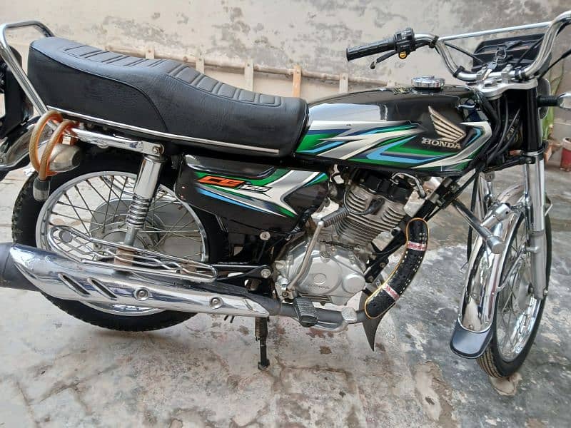 Honda 125 Black Colour 2023 2