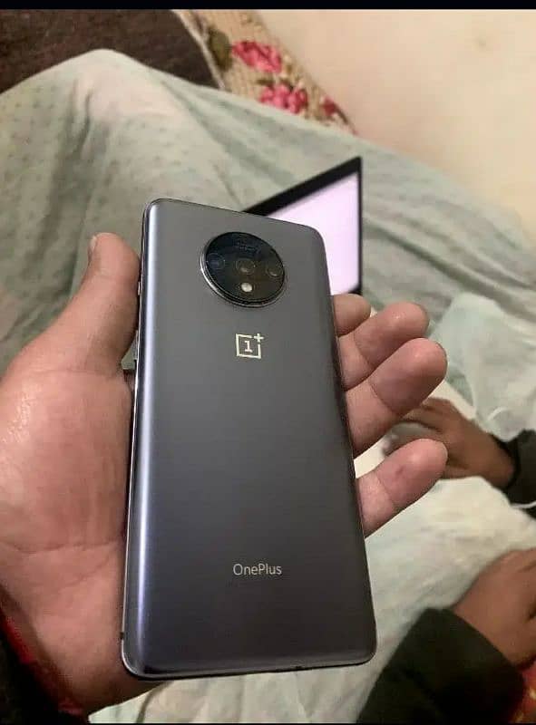 OnePlus 7t 8/128 1