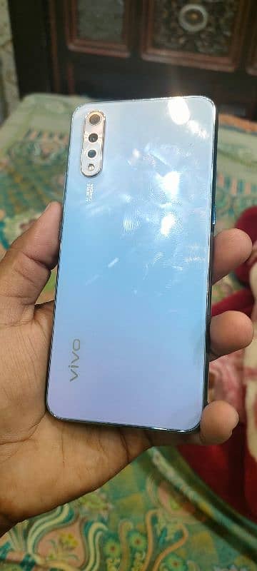 vivo s1 one handed uses koi fault nhi ha bilkul ok 4