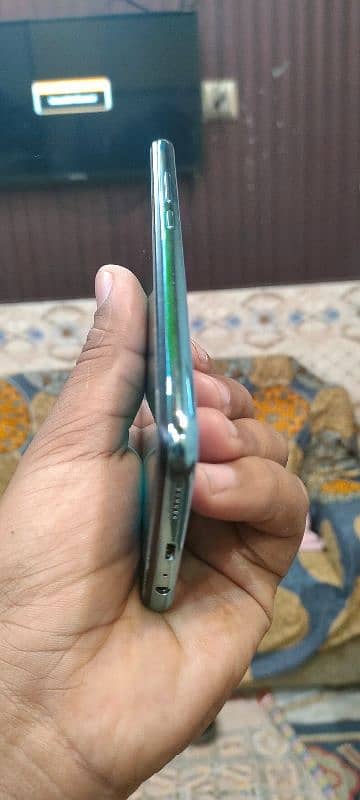 vivo s1 one handed uses koi fault nhi ha bilkul ok 7