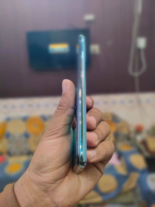 vivo s1 one handed uses koi fault nhi ha bilkul ok 8