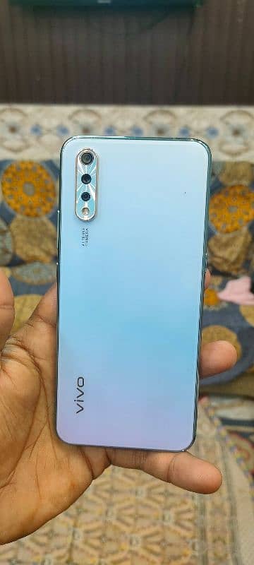 vivo s1 one handed uses koi fault nhi ha bilkul ok 11