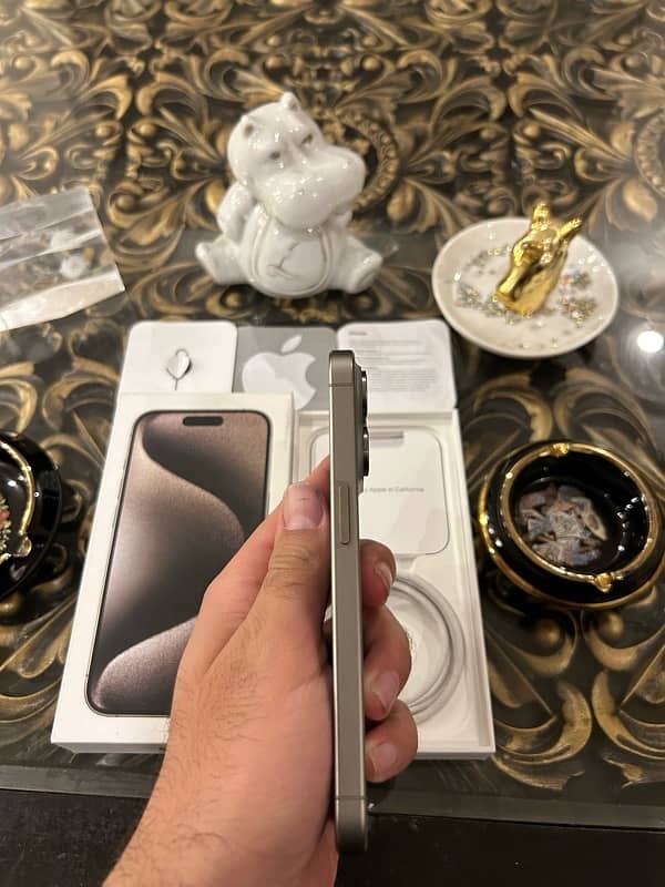 iPhone 15 Pro Max Natural Titanium 256gb (03057530000) 9