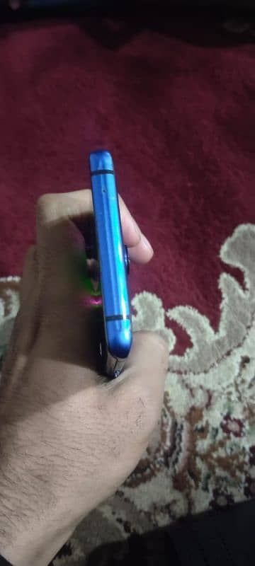 One plus 8Pro sale urgently screen pe lines h all ok front finger work 3