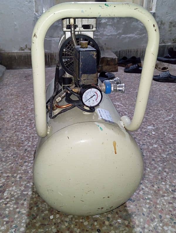 oil free air compressor 1