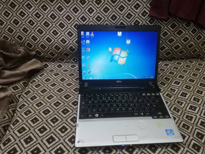 Fujitsu Core i3 2nd generation 8gb Ram 250gb Hard 1