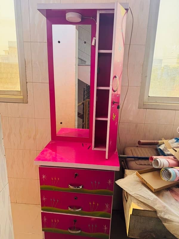 Dressing table and divider for sale 1