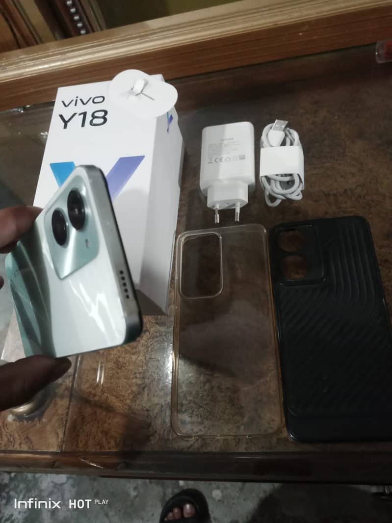 Vivo Y 18 4+4 128 mint and new condition and 6 month warranty 1