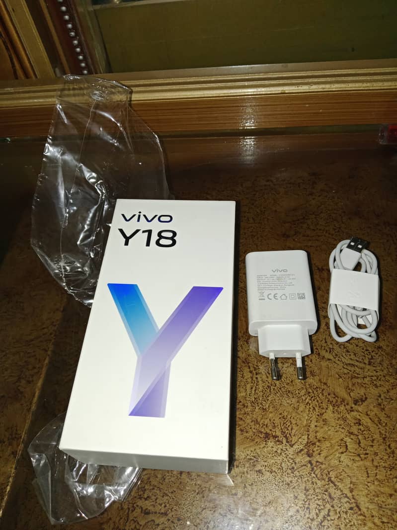 Vivo Y 18 4+4 128 mint and new condition and 6 month warranty 4