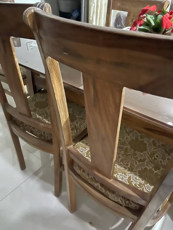 6 seater dining table goof condition 3