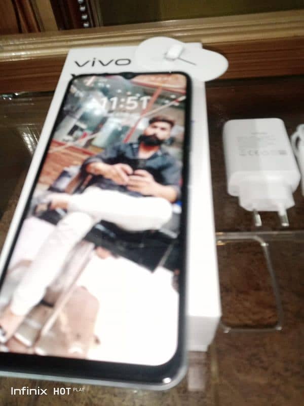 vivo y 18 4+4 128 new and mint condition all accessories avaibale 9