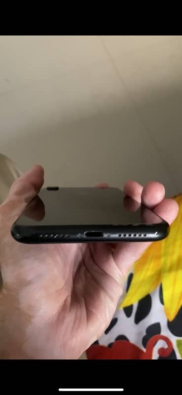 Iphone XR in black colour 4