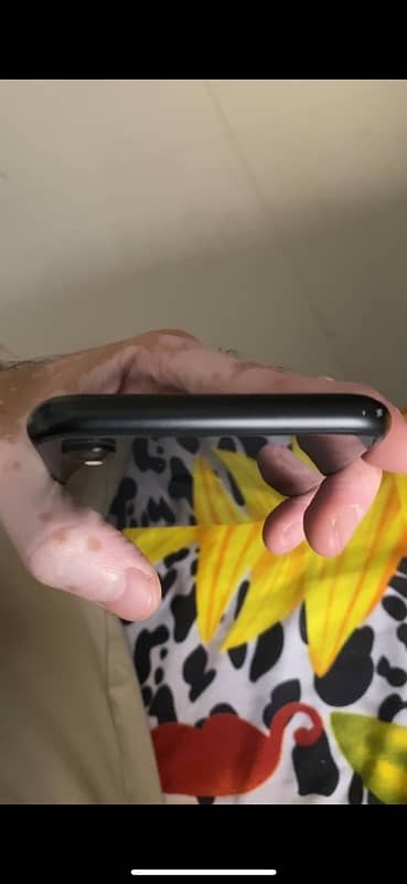 Iphone XR in black colour 5