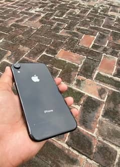 iphone xr (128gb factory unlock ) water pack