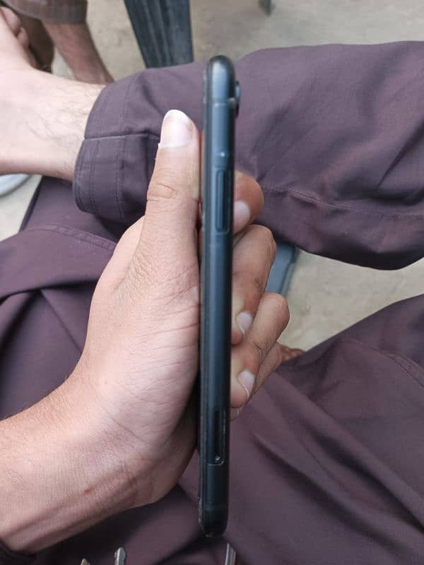 Iphone XR Black Color Check Description 2