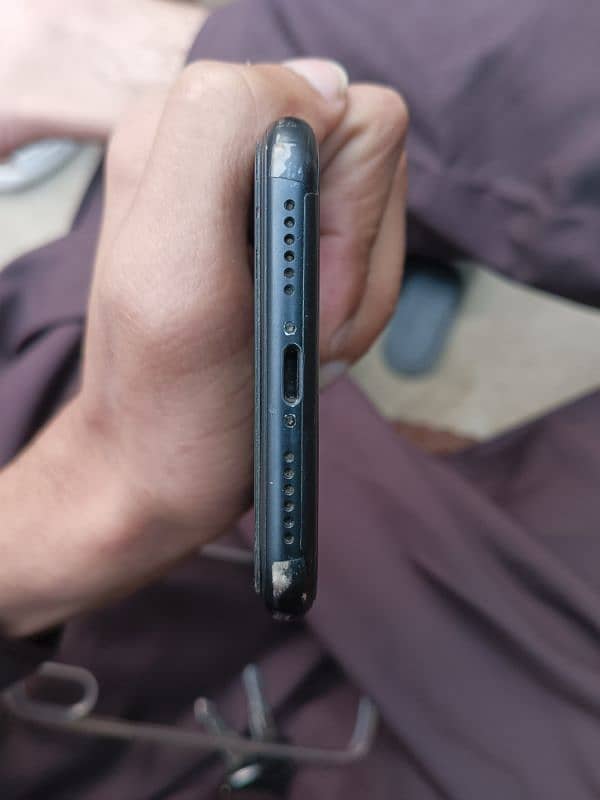 Iphone XR Black Color Check Description 4