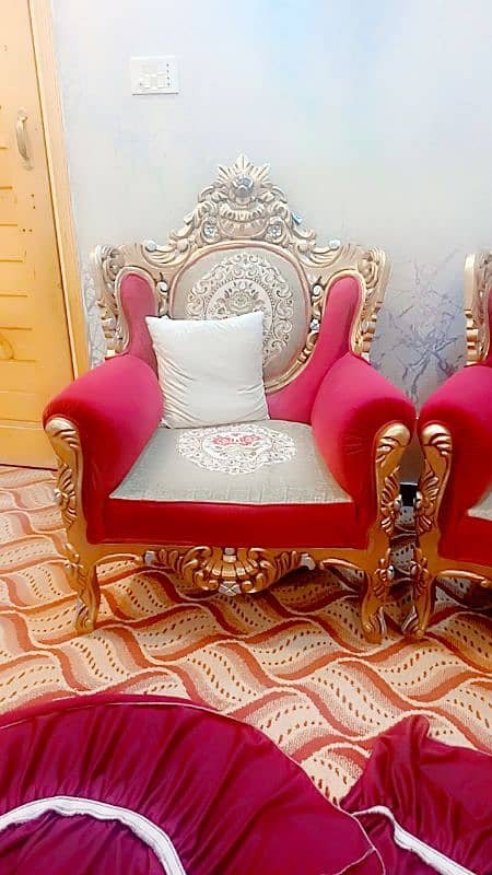 Velvet Sofa Set With Dico Polish 4