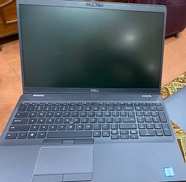 Dell Latitude 5500 0