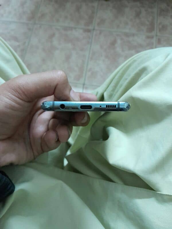 Samsung Galaxy S10 ( Non PTA ) 4