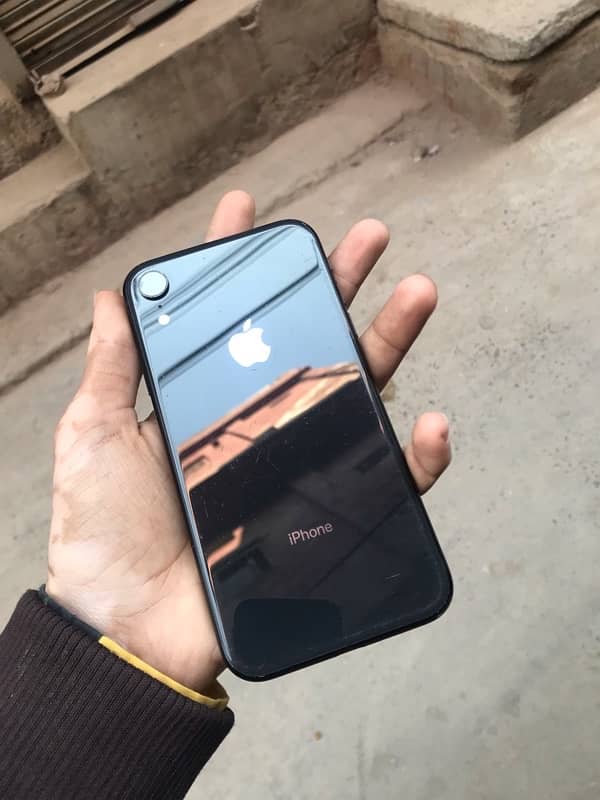 (iPhone XR) 64 gb 2