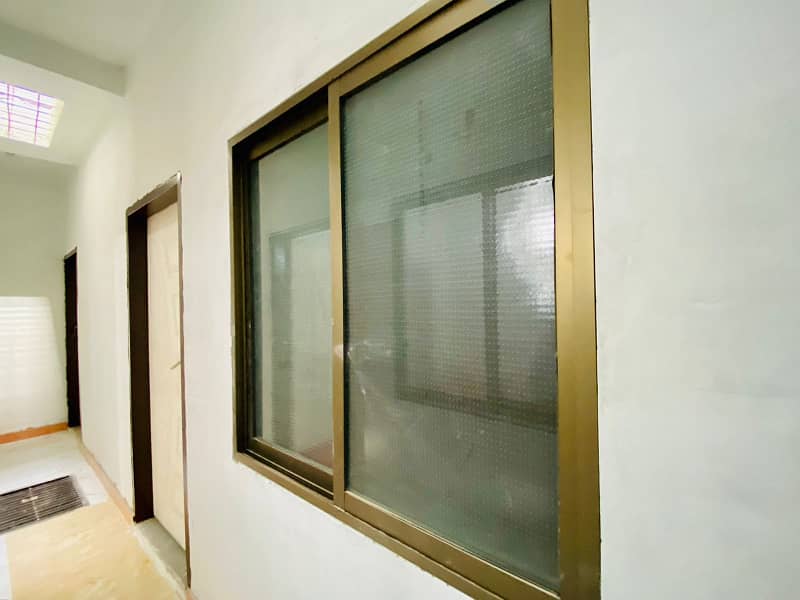 1 Marla Flat For Rent in Mozang Lahore 2