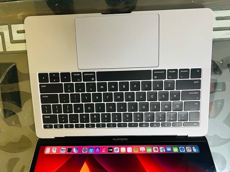 macbook pro 2017 xcelent condition 5